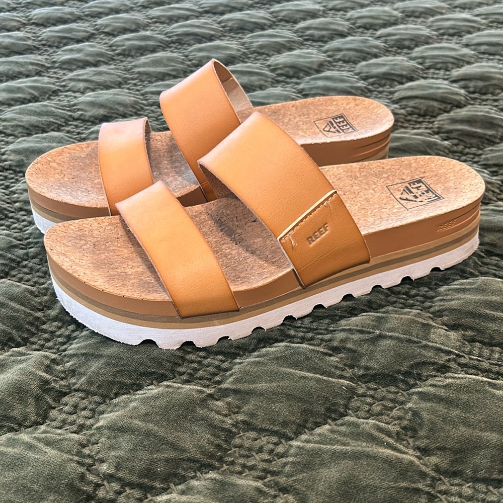 Reef women’s Cushion Vista Hi sandal